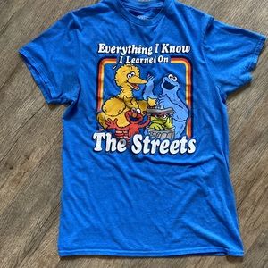 Sesame Street Graphic Tee Men/Women’s shirt Unisex size Small